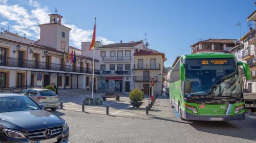 Recogida de Firmas Usuarios Afectados por las Deficiencias del Servicio de Autobuses