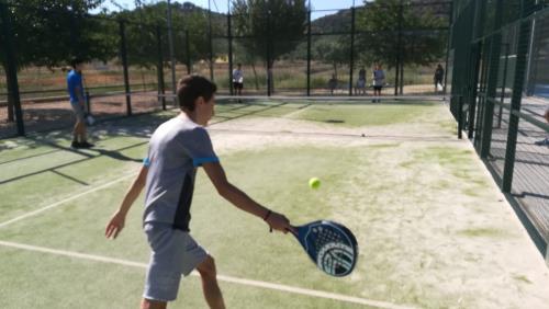 Las pistas de pádel y tenis ya pueden utilizarse en la modalidad de dobles