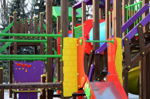 El Ayuntamiento invertirá 20.000 euros en la renovación de los tres parques infantiles