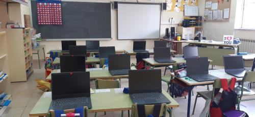 El colegio de Perales incorpora 35 ordenadores portátiles para su Proyecto Digital